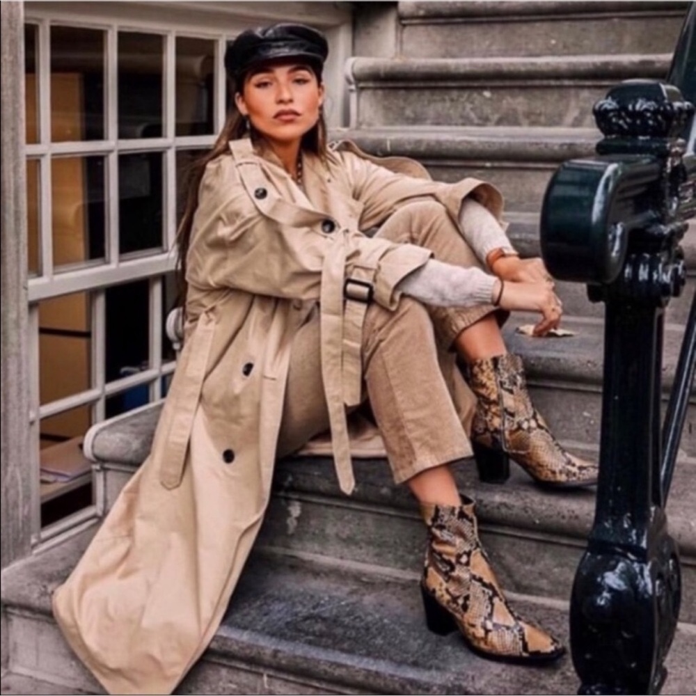 Zara Bloggers Favorite Leather Snake Print Boots Size 36